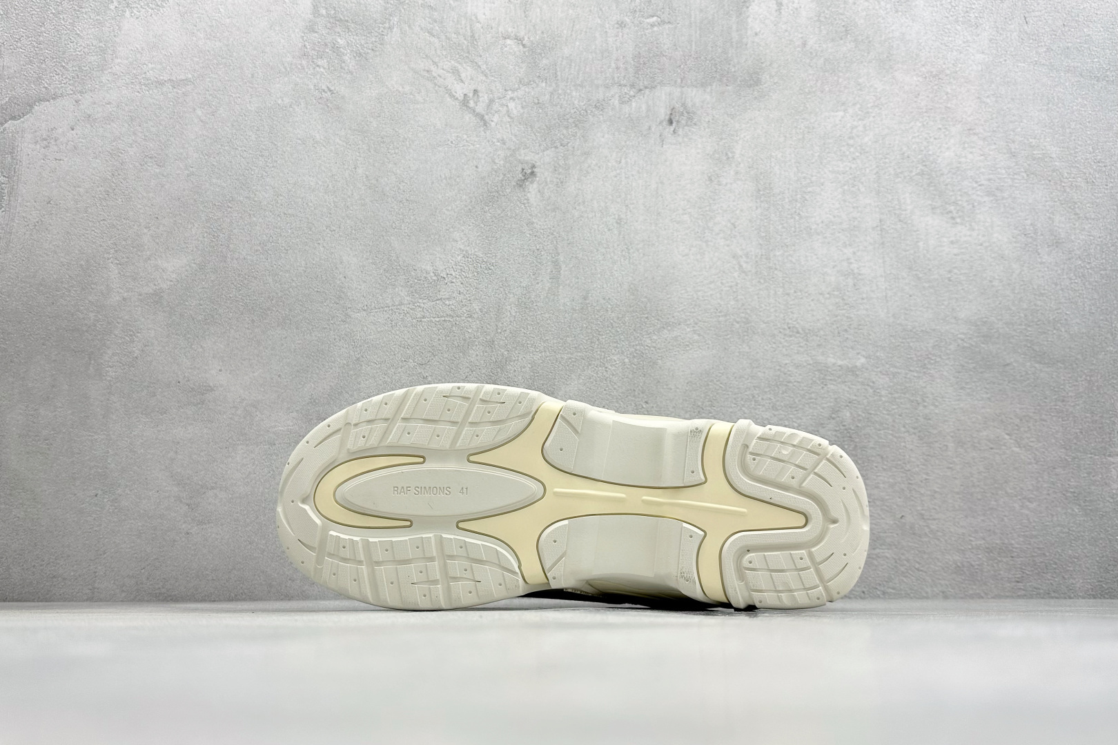 260 RAF SIMONS Antei 先锋潮流 复古低帮休闲鞋 HR74000-Chinese UA Cheap High Quatity Brand Clothes Bags handbags Sneakers wholesale wholesaler seller from China Factory suppliers Fashion Clothing Shoes best Quality Beautiful Price 260 RAF SIMONS Antei 先锋潮流 复古低帮休闲鞋 HR74000