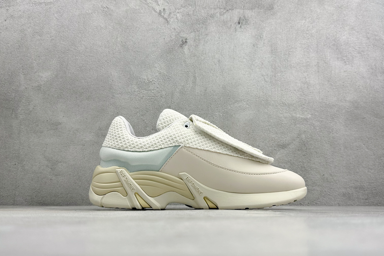 260 RAF SIMONS Antei 先锋潮流 复古低帮休闲鞋 HR74000-Chinese UA Cheap High Quatity Brand Clothes Bags handbags Sneakers wholesale wholesaler seller from China Factory suppliers Fashion Clothing Shoes best Quality Beautiful Price 260 RAF SIMONS Antei 先锋潮流 复古低帮休闲鞋 HR74000