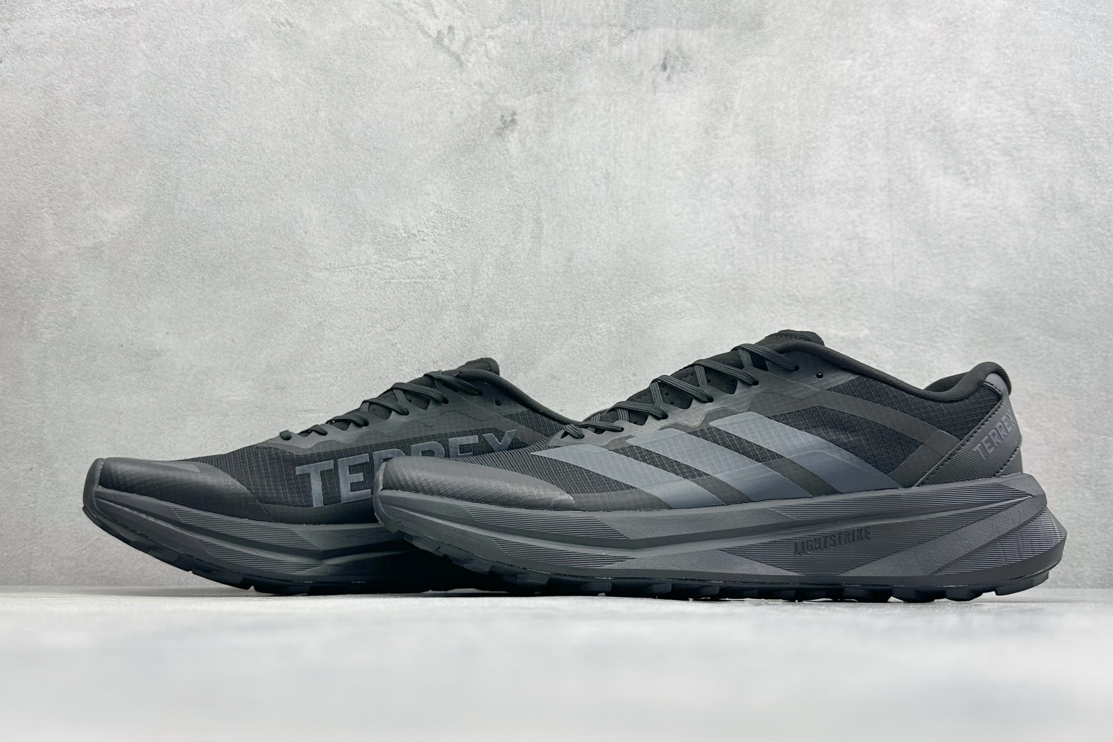 200 Adidas TERREX AGRAVIC LT 舒适时尚防滑耐磨低帮跑步鞋 KK1870-Chinese UA Cheap High Quatity Brand Clothes Bags handbags Sneakers wholesale wholesaler seller from China Factory suppliers Fashion Clothing Shoes best Quality Beautiful Price 200 Adidas TERREX AGRAVIC LT 舒适时尚防滑耐磨低帮跑步鞋 KK1870