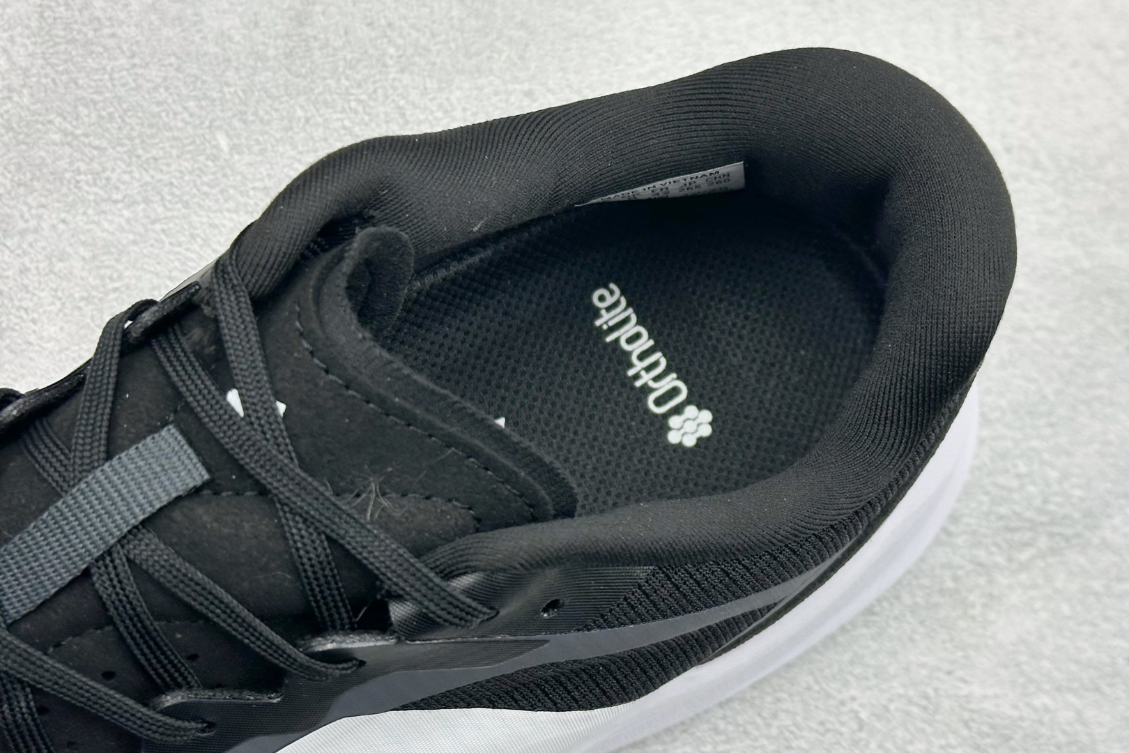 200 Adidas TERREX AGRAVIC LT 舒适时尚防滑耐磨低帮跑步鞋 KK1869