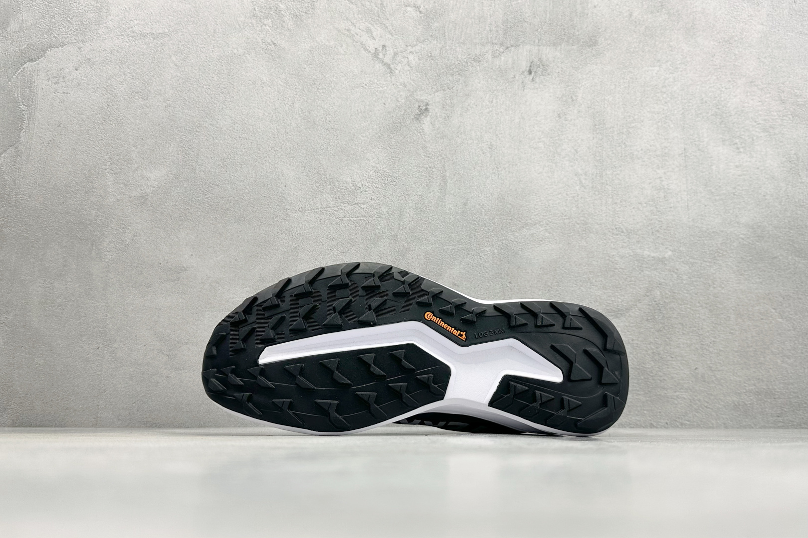 200 Adidas TERREX AGRAVIC LT 舒适时尚防滑耐磨低帮跑步鞋 KK1869