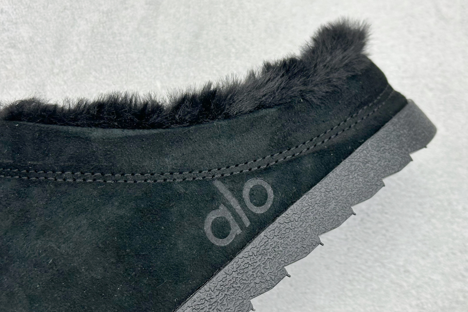 Alo Yoga Recovery Slipper 舒适简约 保暖防磨 防滑包头拖鞋货号：A0827U尺