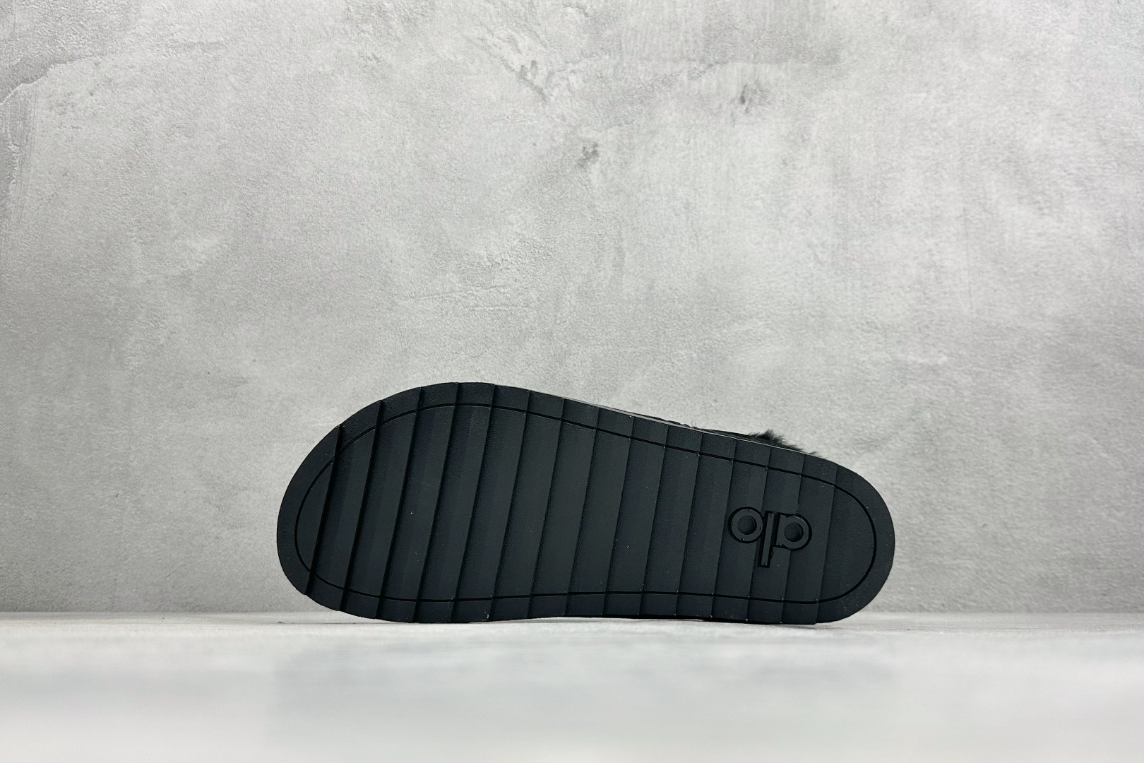 Alo Yoga Recovery Slipper 舒适简约 保暖防磨 防滑包头拖鞋货号：A0827U尺