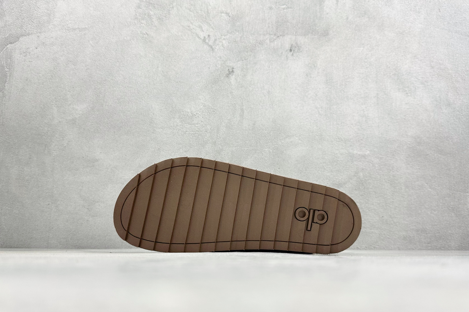 Alo Yoga Recovery Slipper 舒适简约 保暖防磨 防滑包头拖鞋货号：A0827U尺