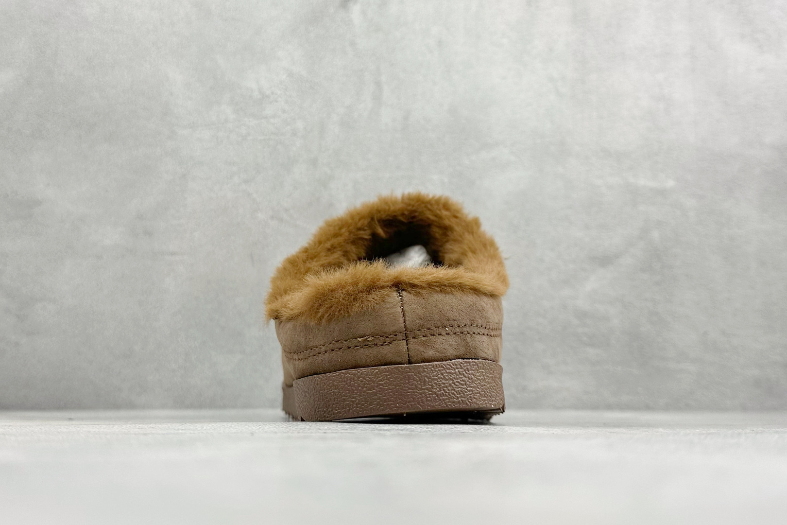 Alo Yoga Recovery Slipper 舒适简约 保暖防磨 防滑包头拖鞋货号：A0827U尺