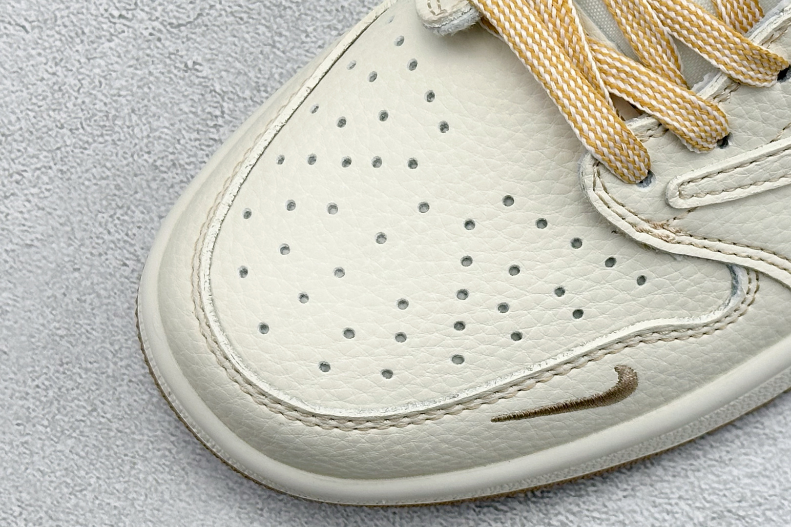 260 Nike Jordan Air Jordan倒勾 “ 古驰联名——米棕印花” 高端定制 低帮 防滑 耐磨 篮球鞋 LD2028-066