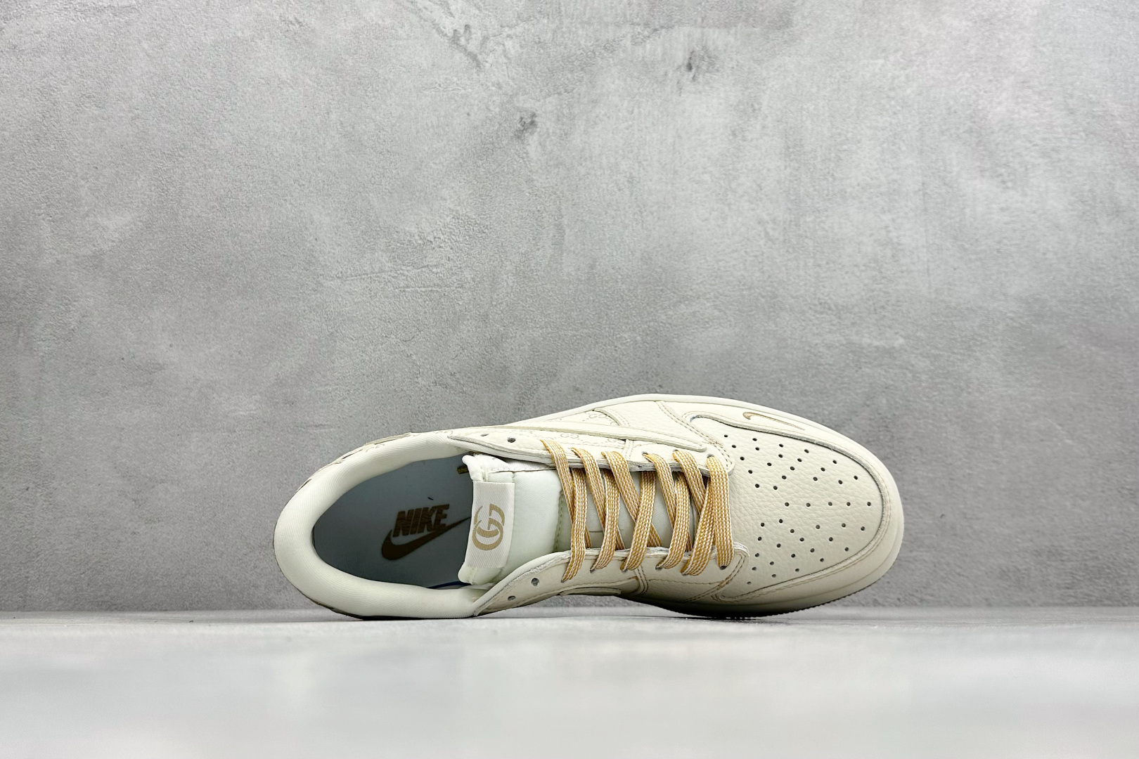 260 Nike Jordan Air Jordan倒勾 “ 古驰联名——米棕印花” 高端定制 低帮 防滑 耐磨 篮球鞋 LD2028-066