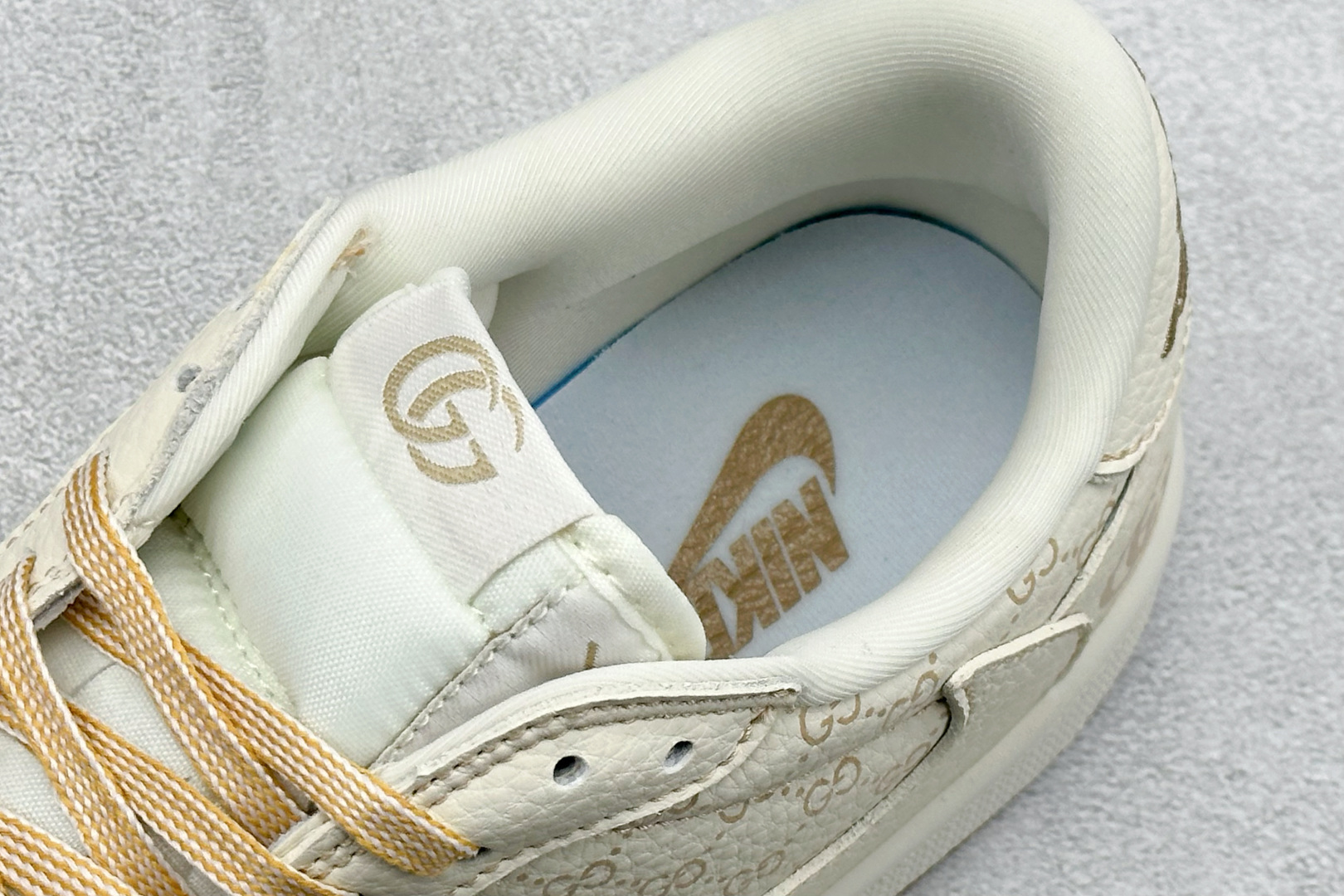 260 Nike Jordan Air Jordan倒勾 “ 古驰联名——米棕印花” 高端定制 低帮 防滑 耐磨 篮球鞋 LD2028-066