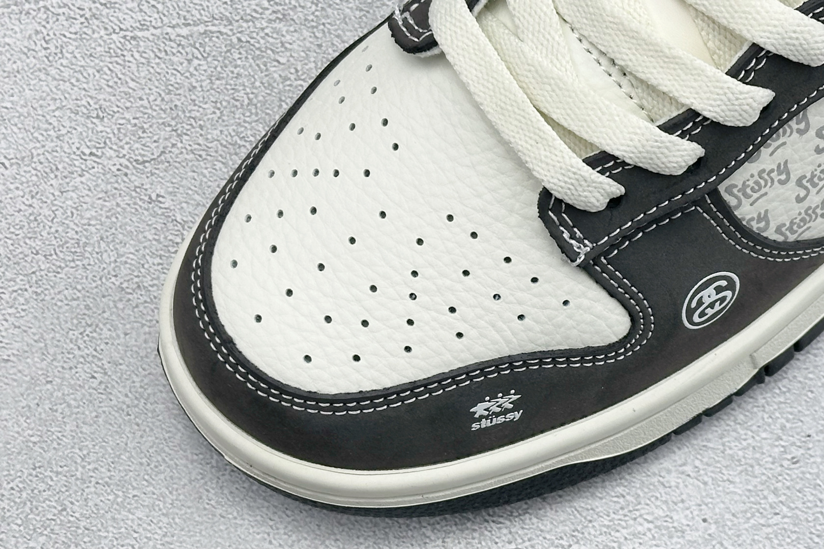 280 Nike SB Dunk Low ”斯图西联名“——白灰” 高端定制 低帮休闲板鞋 YF9511-914