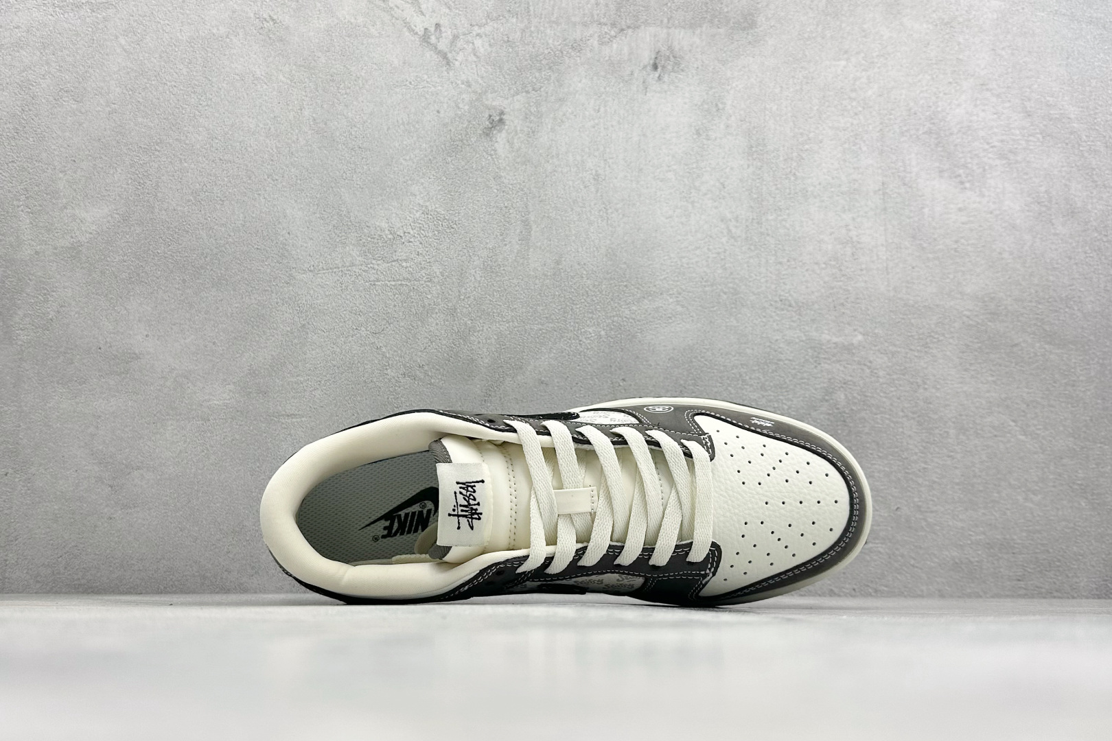 280 Nike SB Dunk Low ”斯图西联名“——白灰” 高端定制 低帮休闲板鞋 YF9511-914