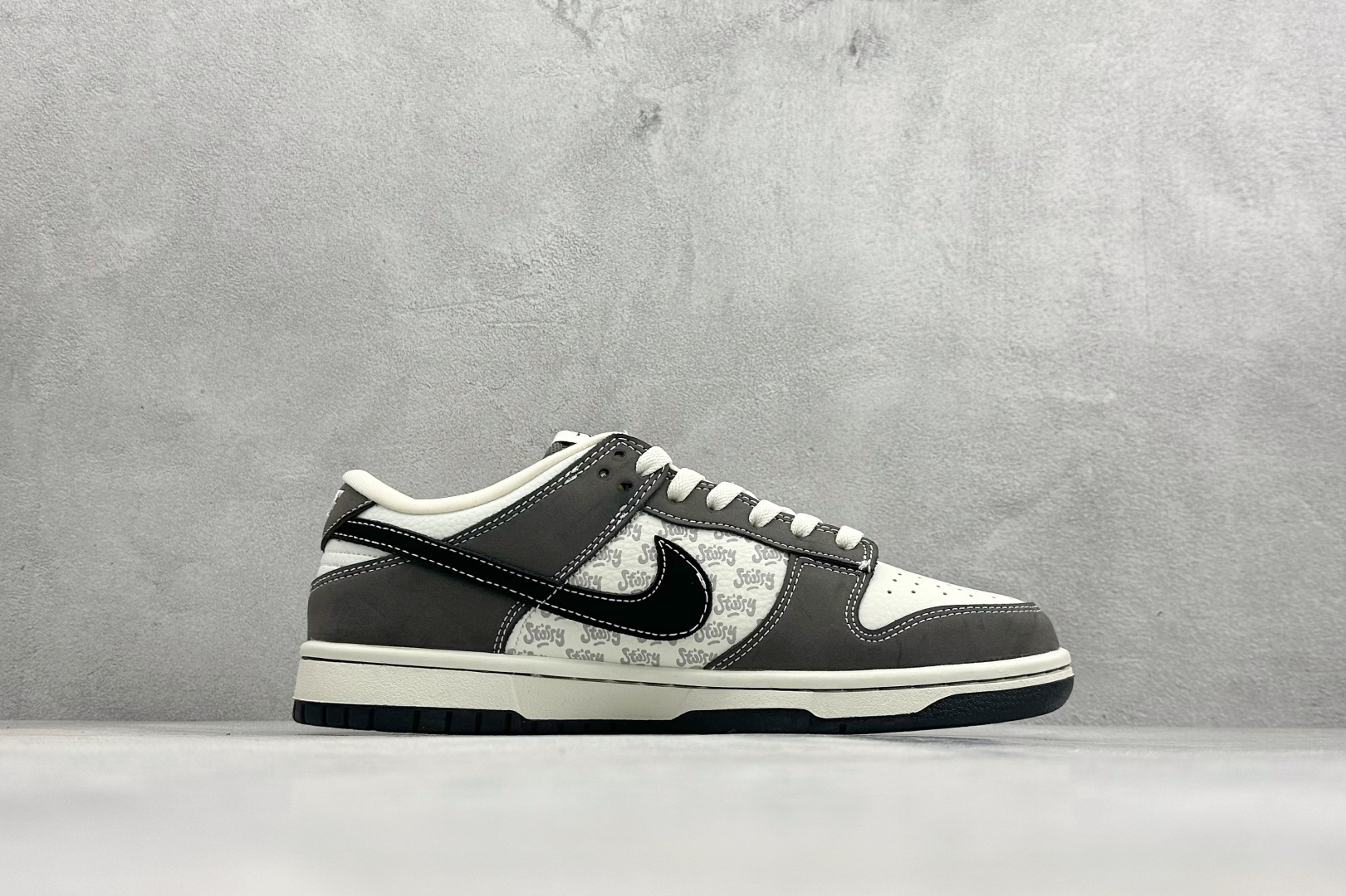 280 Nike SB Dunk Low ”斯图西联名“——白灰” 高端定制 低帮休闲板鞋 YF9511-914