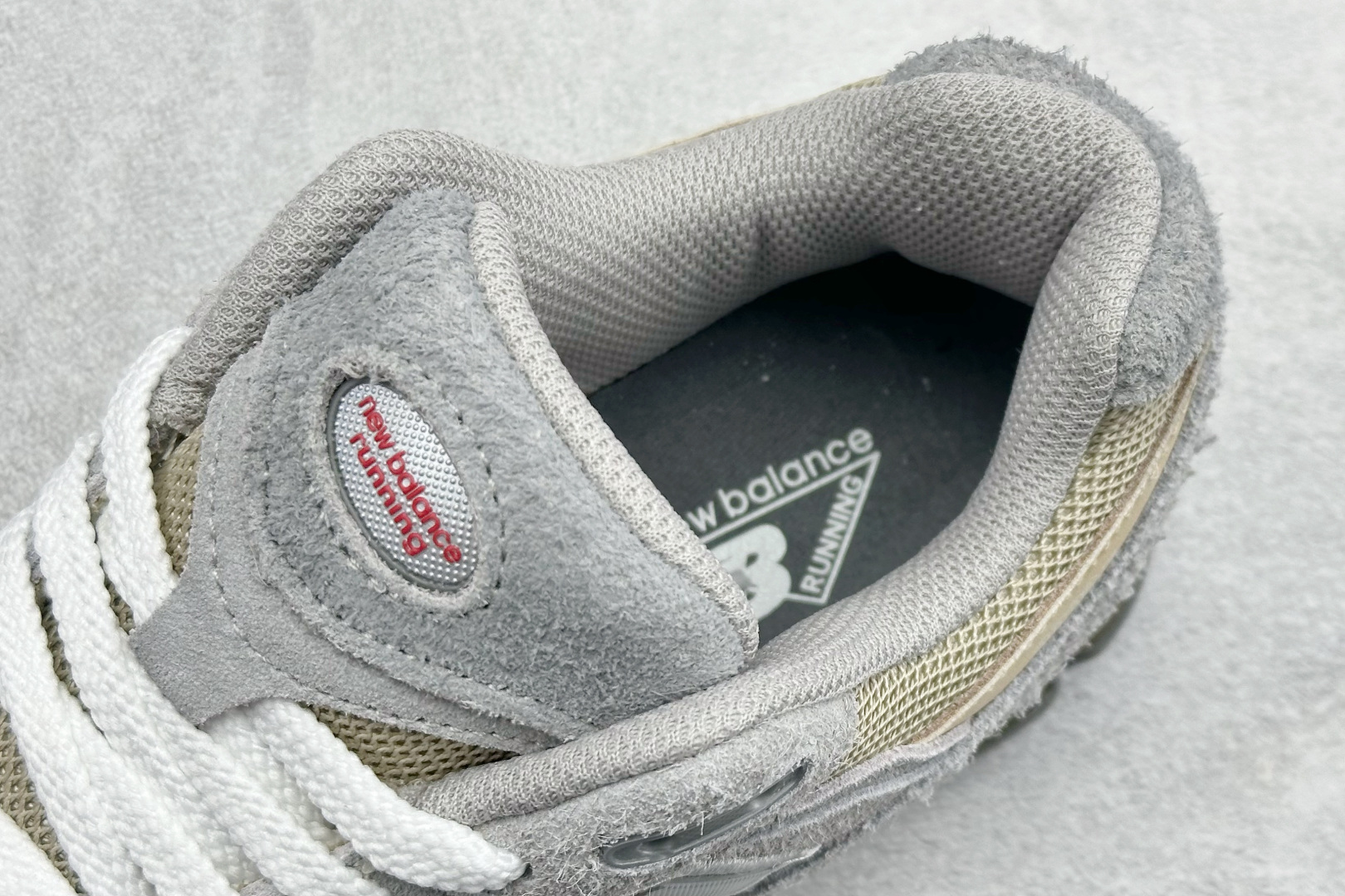 GS版New Balance ML2002系列 复古老爹风休闲运动慢跑鞋 ML2002RCS