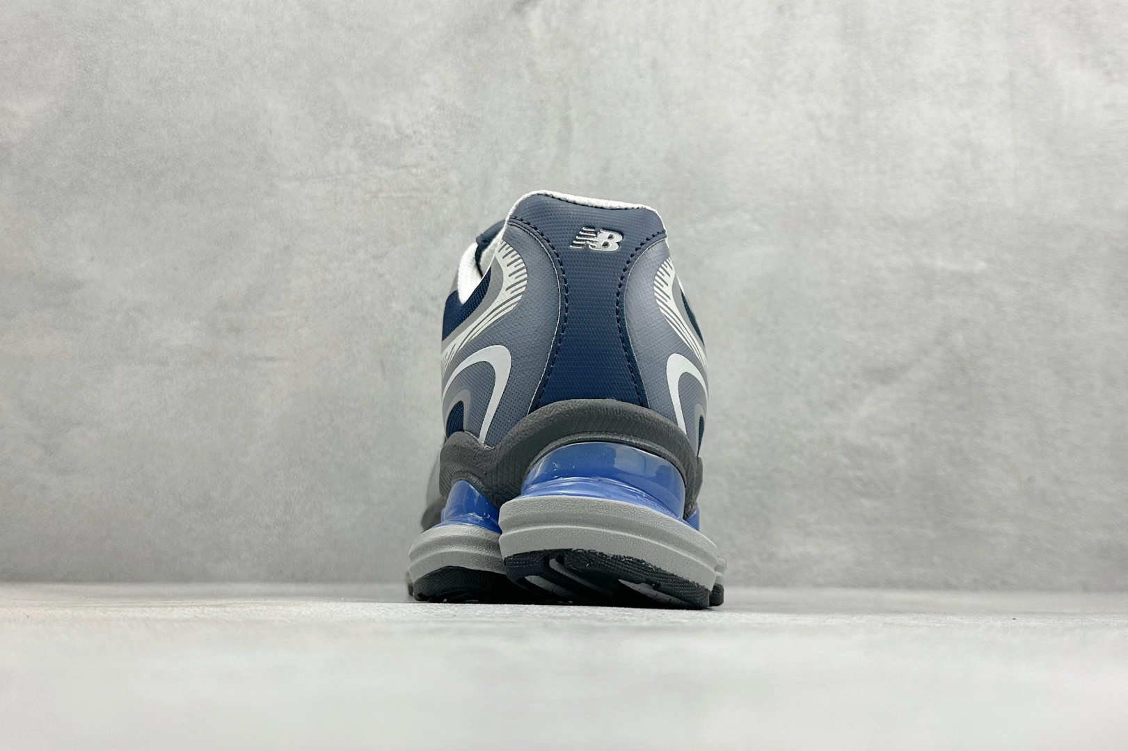 New Balance 2000系列复古老爹风休闲运动慢跑鞋 U20008AT
