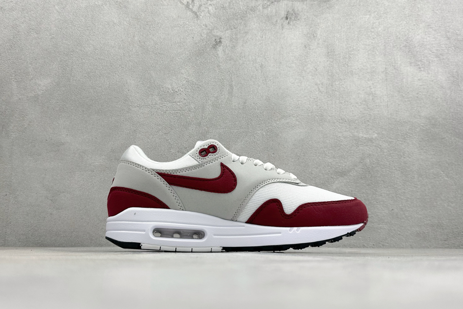 Nike Air Max 1 耐克半掌气垫复古跑步鞋 IM3906-100