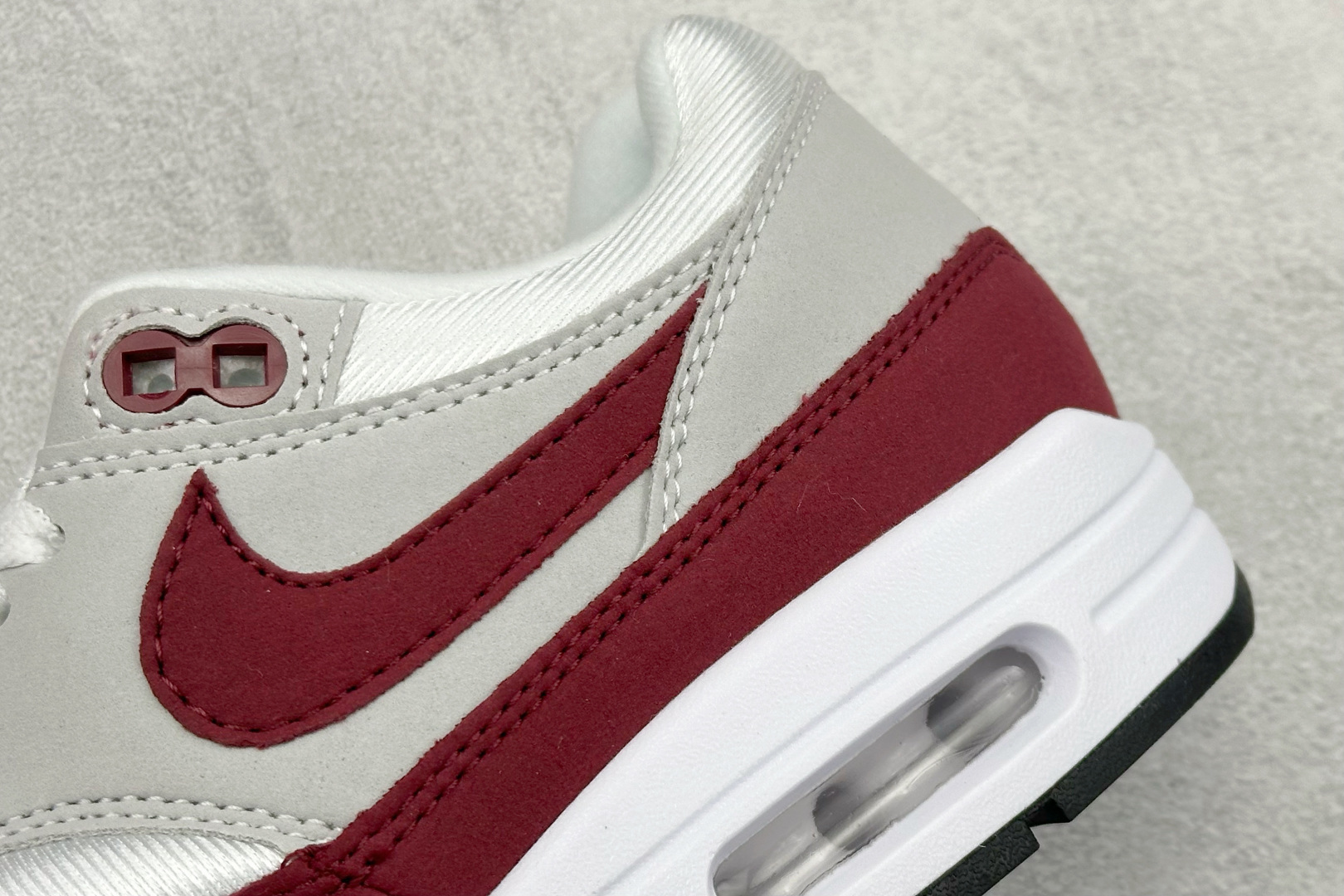 Nike Air Max 1 耐克半掌气垫复古跑步鞋 IM3906-100