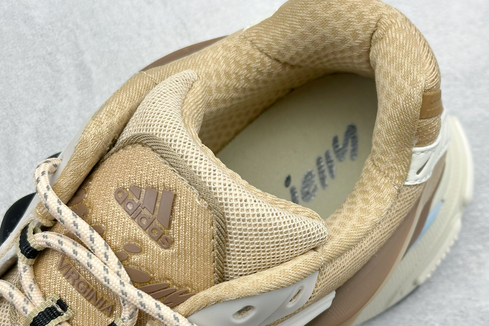Adidas Originals Adistar Jellyfish 阿迪复古舒适防滑减震运动鞋 JP9277 Adidas Originals Adistar Jellyfish 阿迪复古舒适防滑减震运动鞋 JP9277