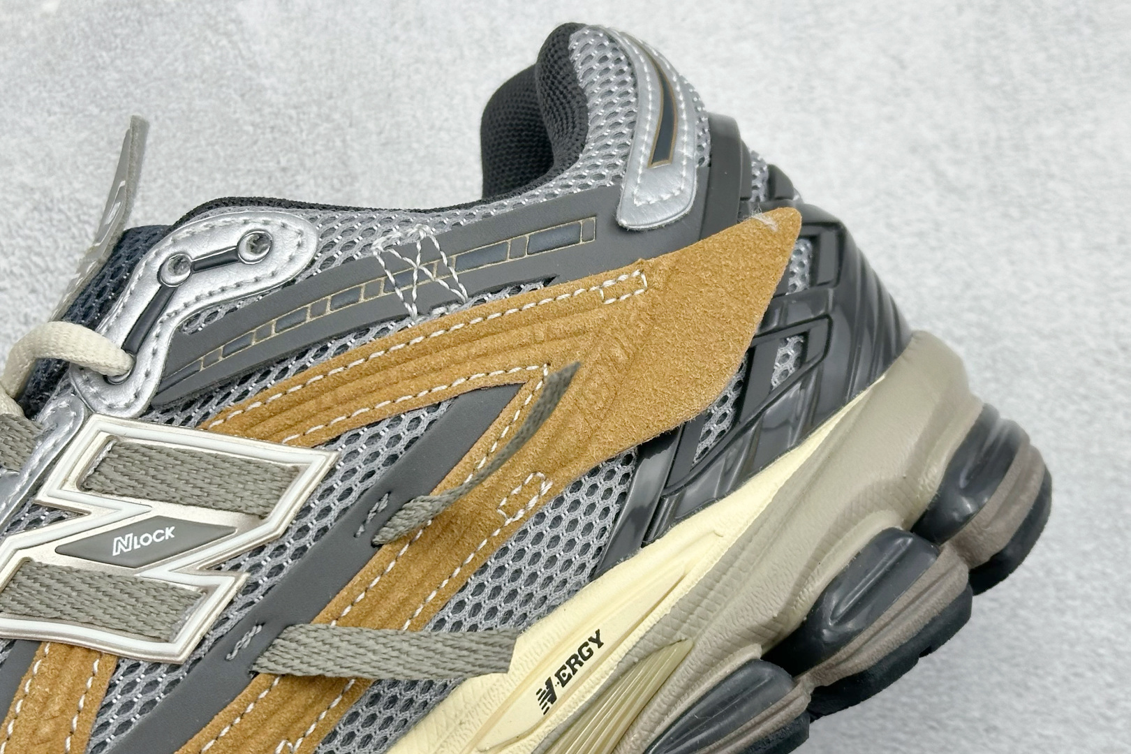 GS版New Balance M1906系列复古单品宝藏老爹鞋 U1906AA