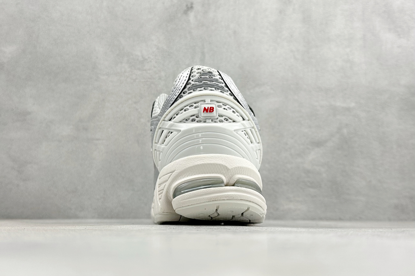 GS版New Balance M1906系列复古单品宝藏老爹鞋 复古元素叠加 M1906RCB GS版New Balance M1906系列复古单品宝藏老爹鞋 复古元素叠加 M1906RCB