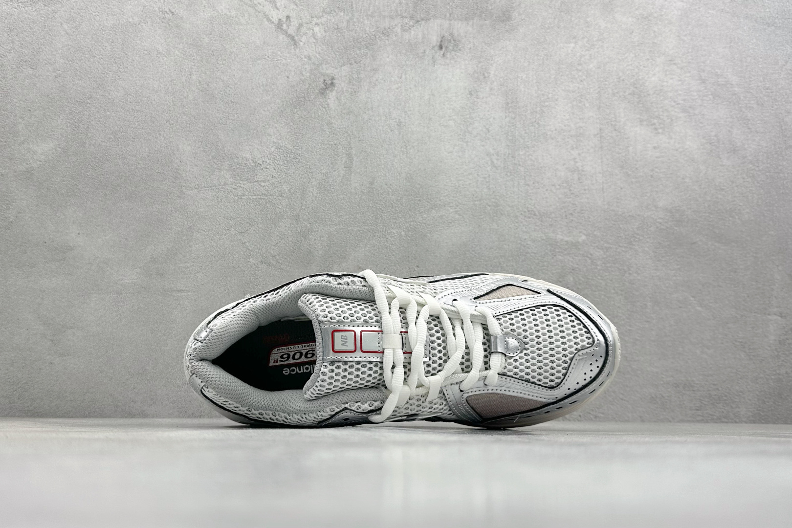 GS版New Balance M1906系列复古单品宝藏老爹鞋 复古元素叠加 M1906RCB GS版New Balance M1906系列复古单品宝藏老爹鞋 复古元素叠加 M1906RCB