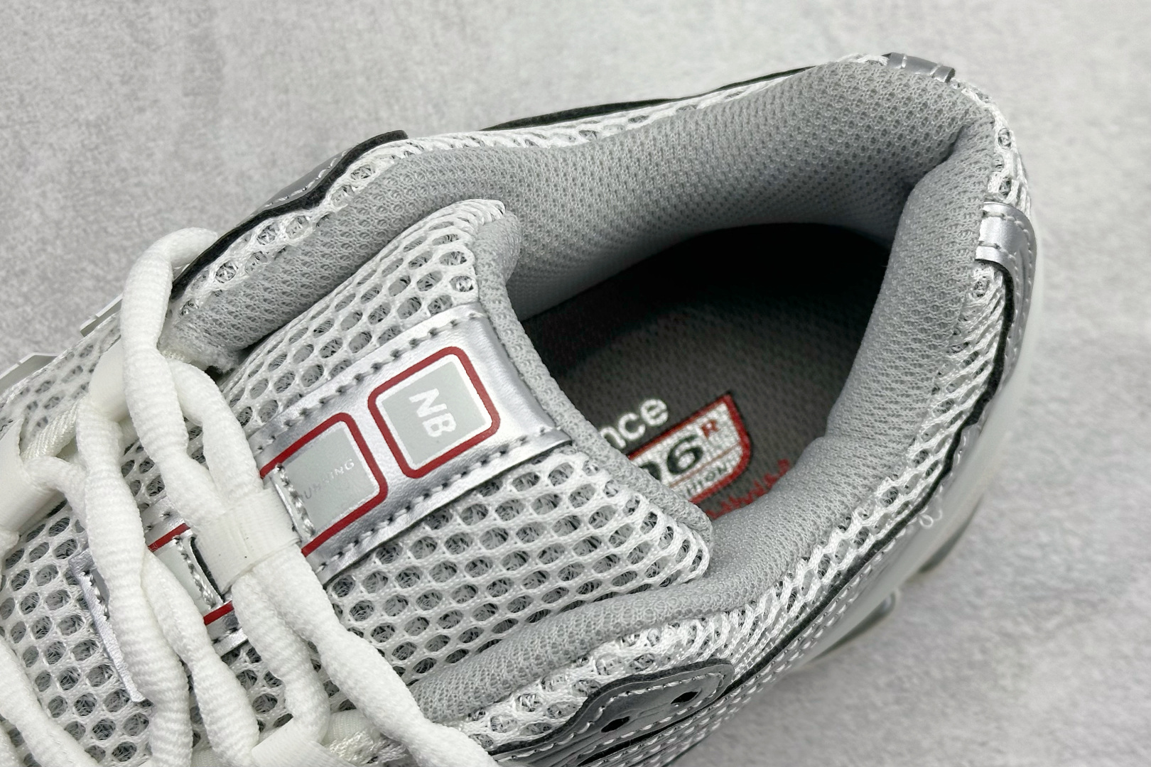 GS版New Balance M1906系列复古单品宝藏老爹鞋 复古元素叠加 M1906RCB GS版New Balance M1906系列复古单品宝藏老爹鞋 复古元素叠加 M1906RCB
