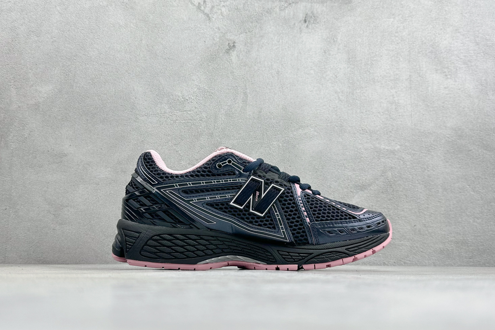 GS版New Balance M1906系列复古单品宝藏老爹鞋 复古元素叠加 M1906RCU GS版New Balance M1906系列复古单品宝藏老爹鞋 复古元素叠加 M1906RCU
