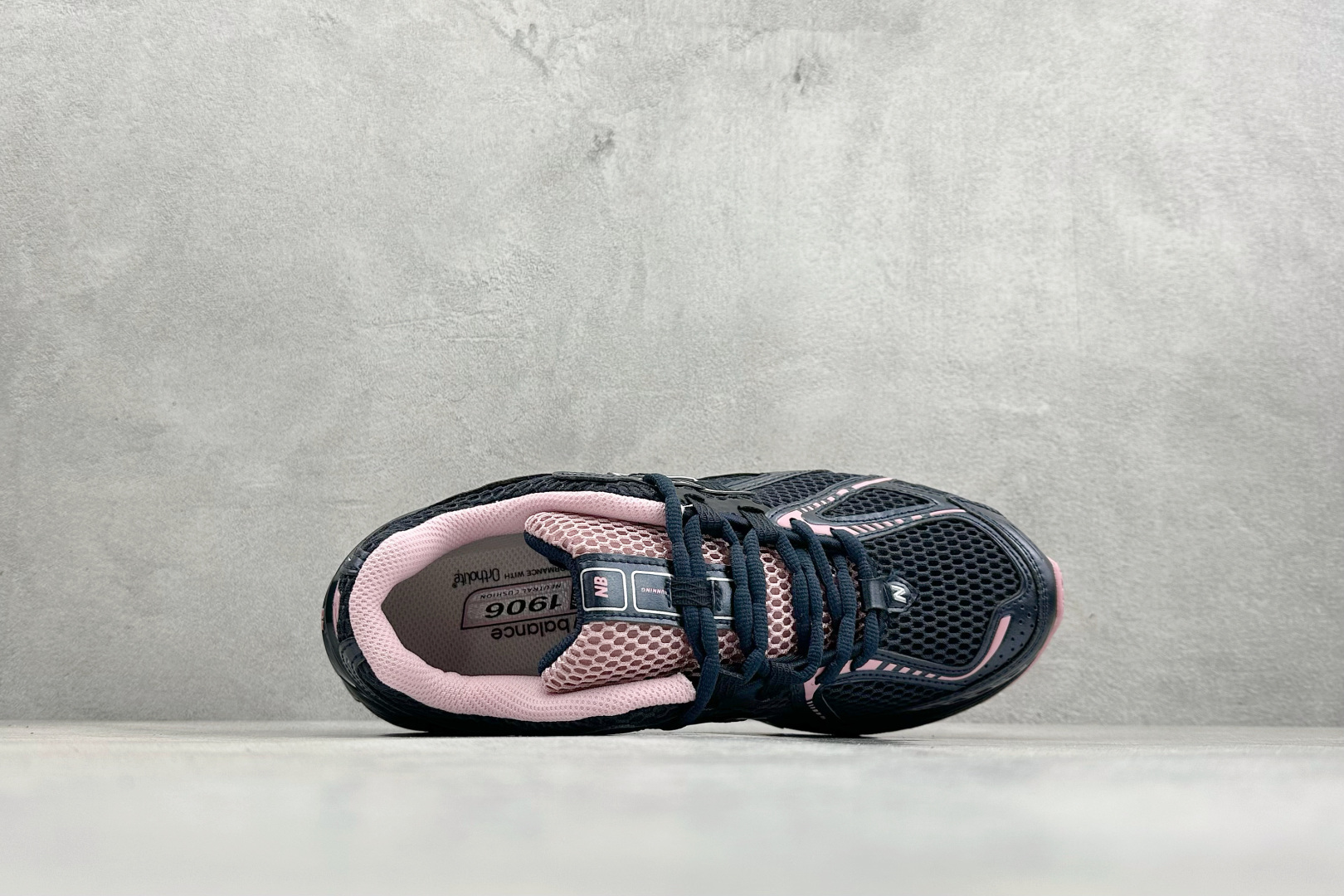 GS版New Balance M1906系列复古单品宝藏老爹鞋 复古元素叠加 M1906RCU GS版New Balance M1906系列复古单品宝藏老爹鞋 复古元素叠加 M1906RCU