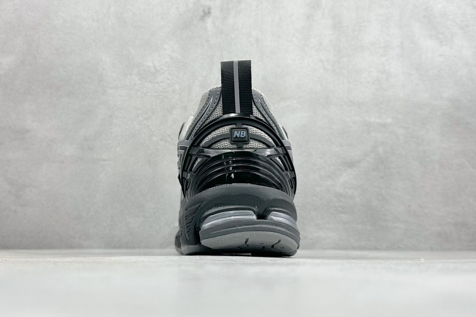 GS版New Balance M1906系列复古单品宝藏老爹鞋 复古元素叠加 M1906RHA GS版New Balance M1906系列复古单品宝藏老爹鞋 复古元素叠加 M1906RHA