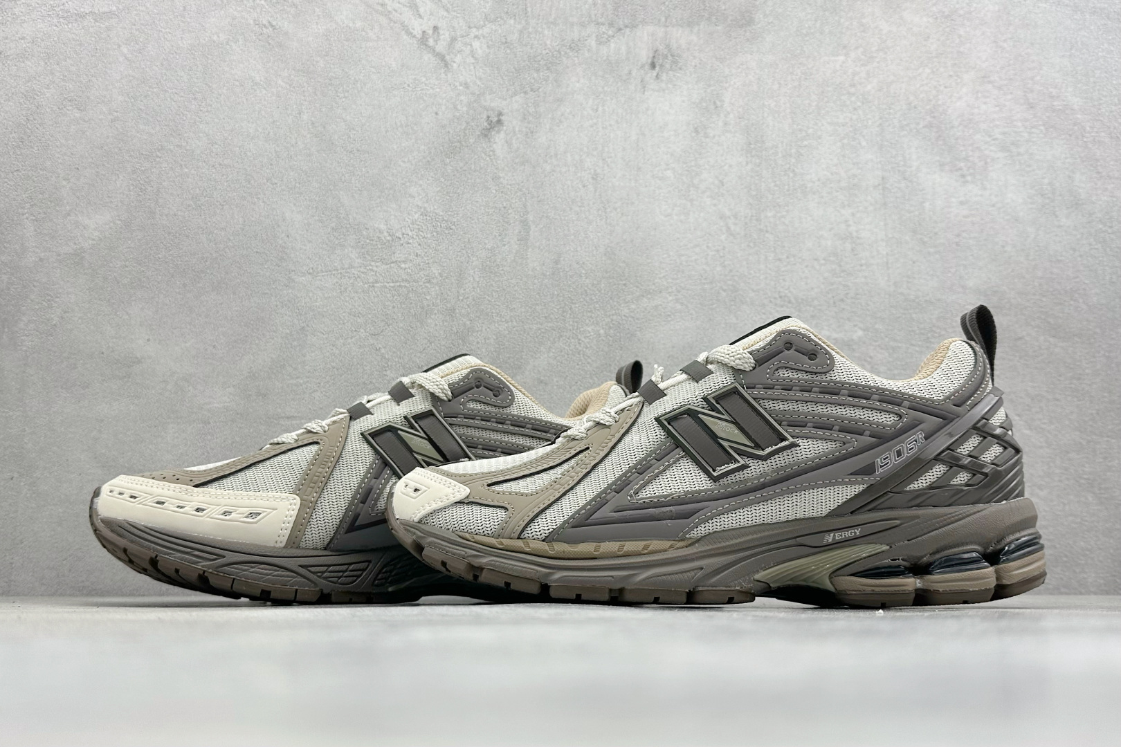 GS版New Balance M1906系列复古单品宝藏老爹鞋 复古元素叠加 M1906R