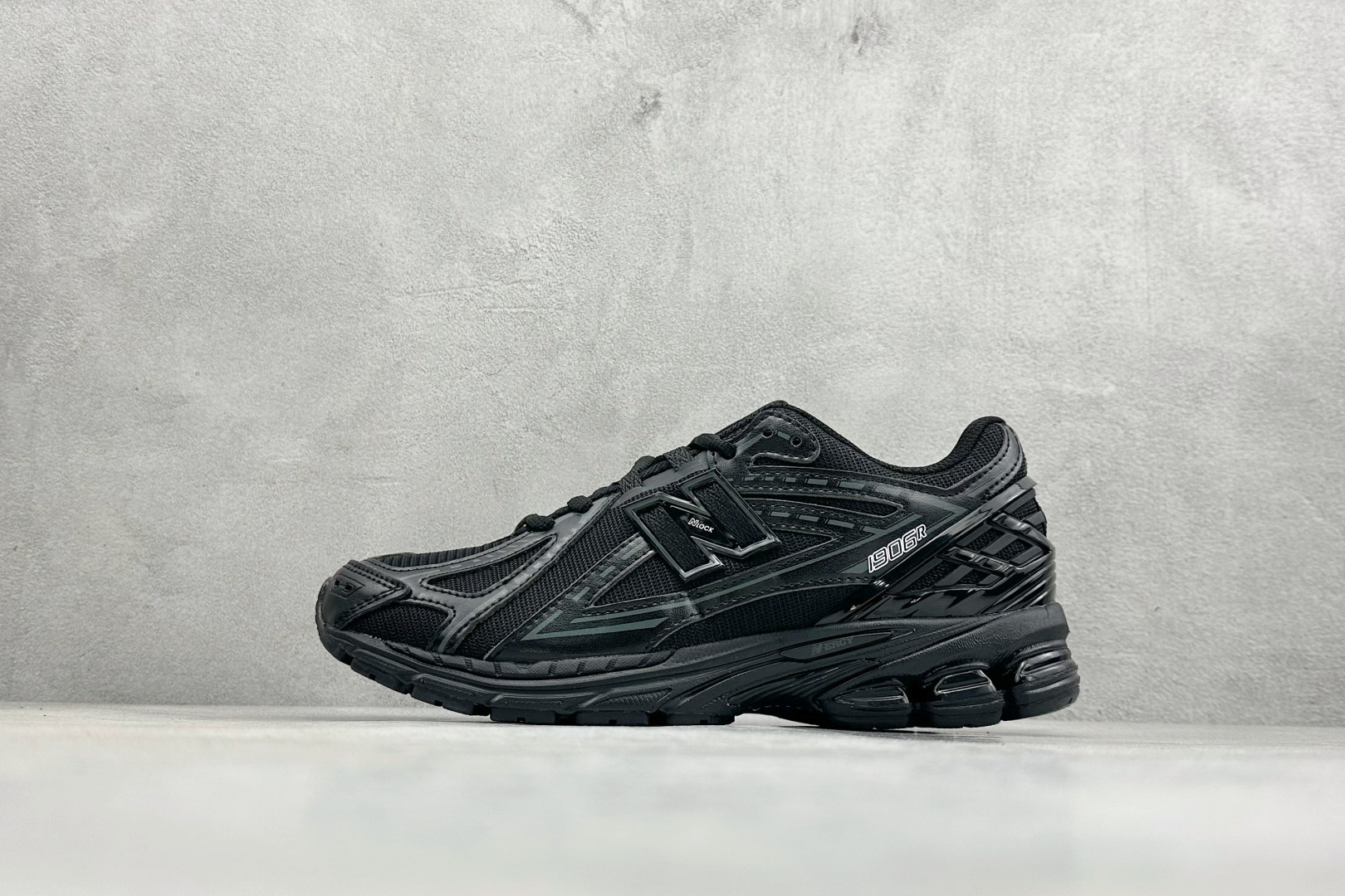 200 GS版New Balance M1906系列复古单品宝藏老爹鞋 复古元素叠加 质感超级棒 M1906RCM-Chinese UA Cheap High Quatity Brand Clothes Bags handbags Sneakers wholesale wholesaler seller from China Factory suppliers Fashion Clothing Shoes best Quality Beautiful Price 200 GS版New Balance M1906系列复古单品宝藏老爹鞋 复古元素叠加 质感超级棒 M1906RCM