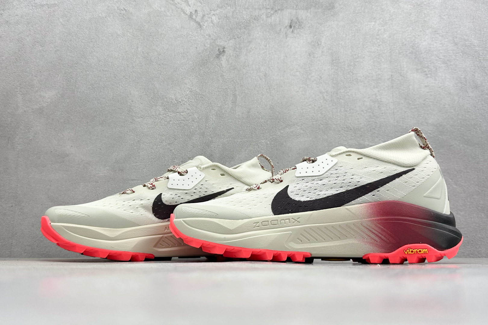 NIKE ACG ZEGAMA TRAIL 越野登山跑步鞋 外观稳固脚感后跟覆面和中足动态支撑巧妙融合 HV8113-103