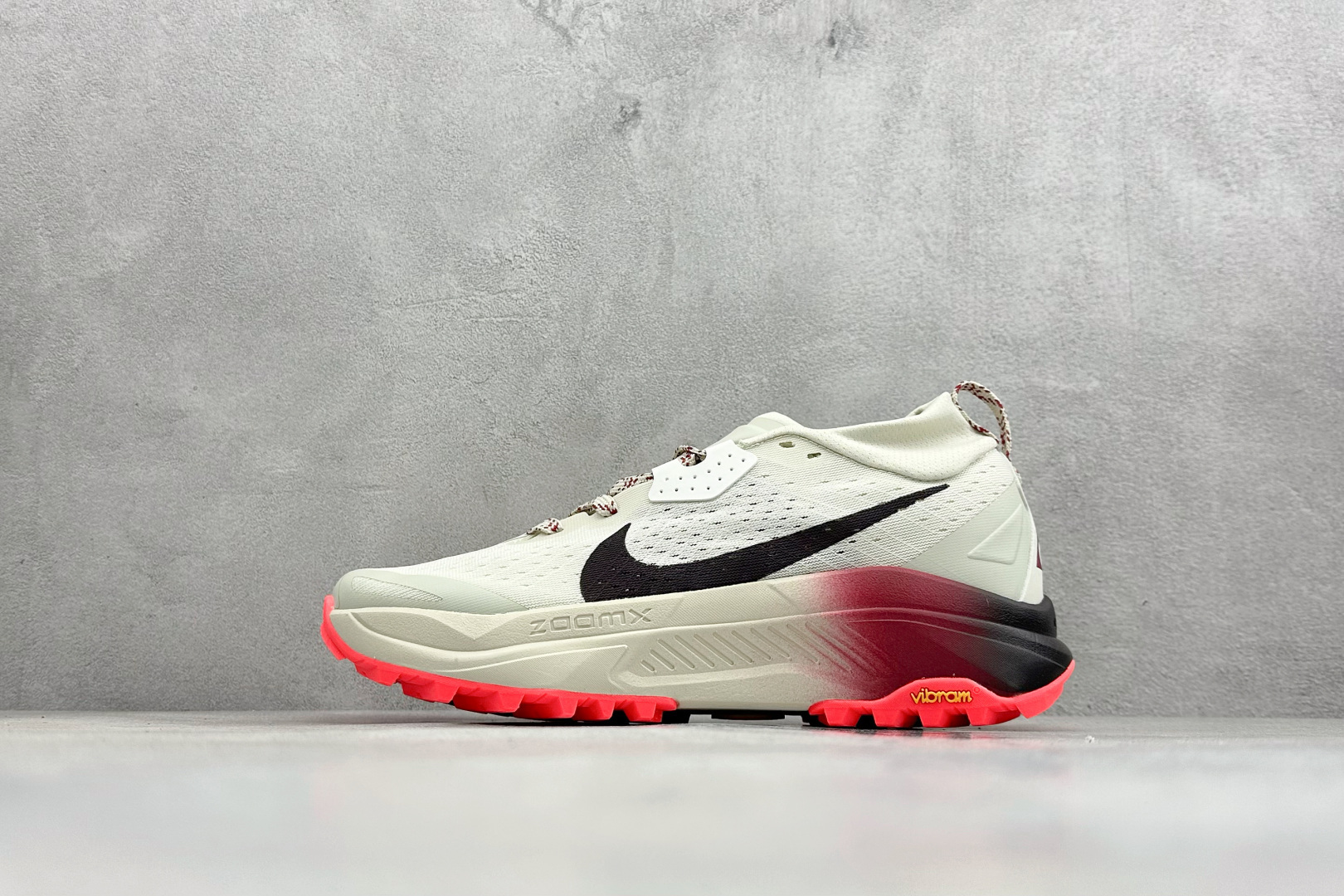 NIKE ACG ZEGAMA TRAIL 越野登山跑步鞋 外观稳固脚感后跟覆面和中足动态支撑巧妙融合 HV8113-103