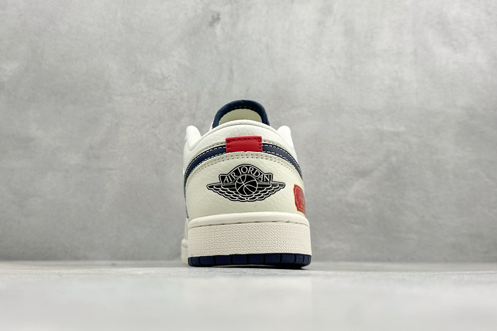 Air Jordan 1 Low AJ1 乔1 马年限定 米黑双拼底 高端定制 低帮复古篮球鞋 FC7688-198 Air Jordan 1 Low AJ1 乔1 马年限定 米黑双拼底 高端定制 低帮复古篮球鞋 FC7688-198