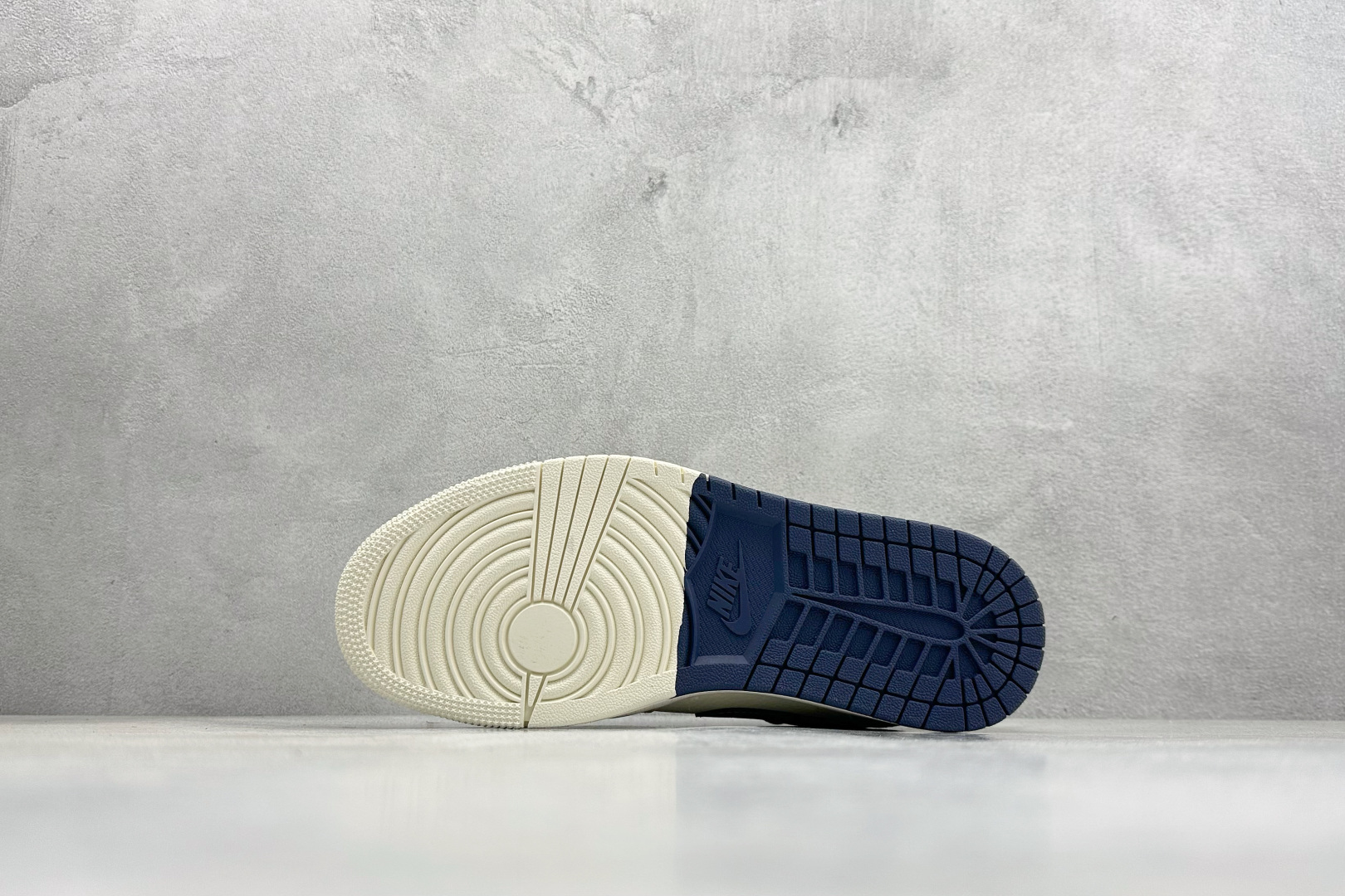Air Jordan 1 Low AJ1 乔1 马年限定 米黑双拼底 高端定制 低帮复古篮球鞋 FC7688-198 Air Jordan 1 Low AJ1 乔1 马年限定 米黑双拼底 高端定制 低帮复古篮球鞋 FC7688-198