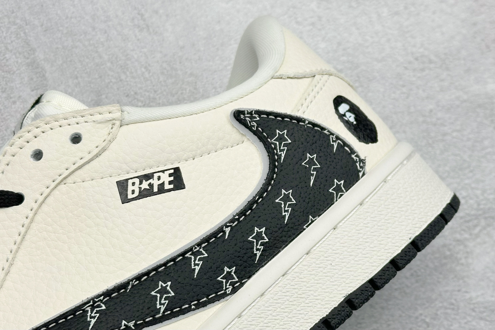 Nike Jordan Air Jordan倒勾 “ 猿人头联名——米黑印花” 高端定制 低帮 复古 减震 防滑 耐磨 篮球鞋 LD2028-074 Nike Jordan Air Jordan倒勾 “ 猿人头联名——米黑印花” 高端定制 低帮 复古 减震 防滑 耐磨 篮球鞋 LD2028-074