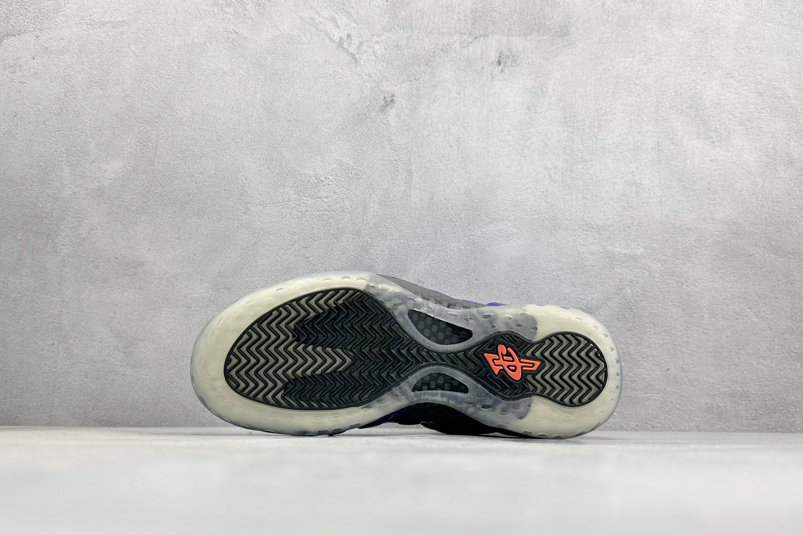Nike Air Foamposite ONE 喷泡中帮复古篮球鞋 纯胶透明橡胶大底超强止滑 原楦纸板开