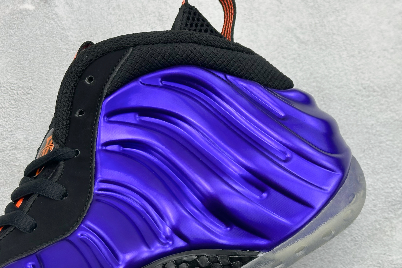 Nike Air Foamposite ONE 喷泡中帮复古篮球鞋 纯胶透明橡胶大底超强止滑 原楦纸板开