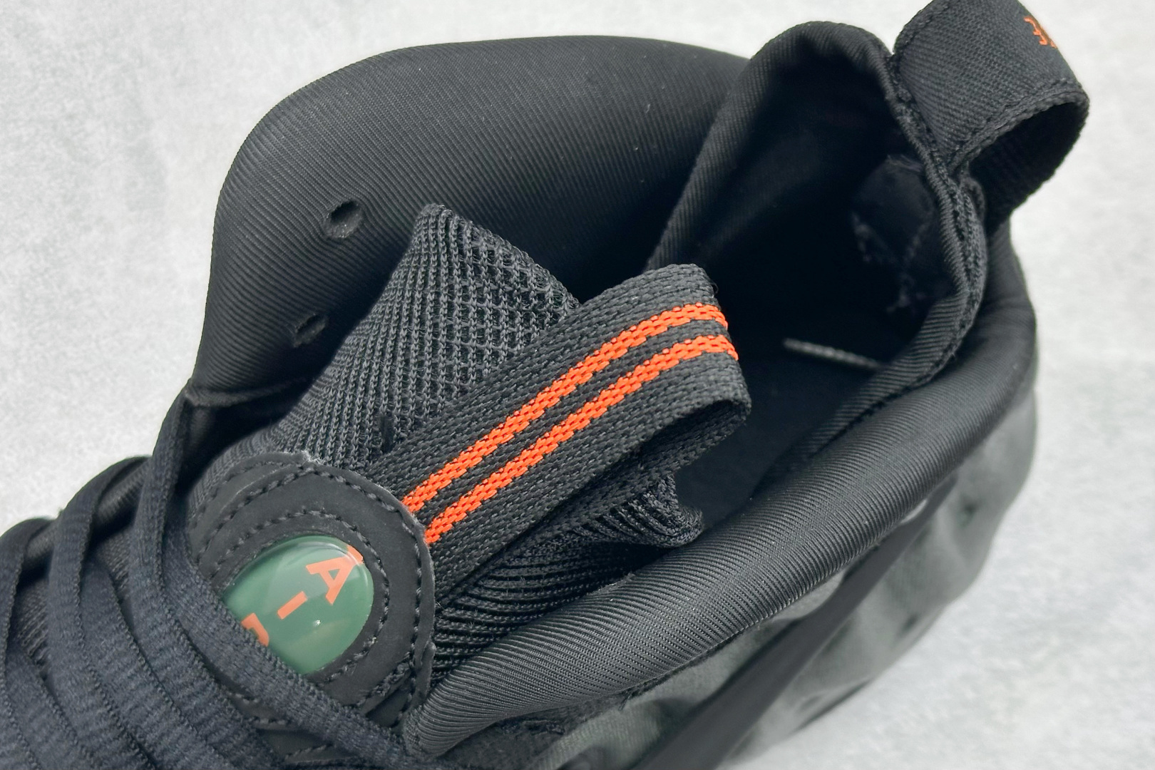 Nike Air Foamposite ONE 喷泡中帮复古篮球鞋 纯胶透明橡胶大底超强止滑 原楦纸板开