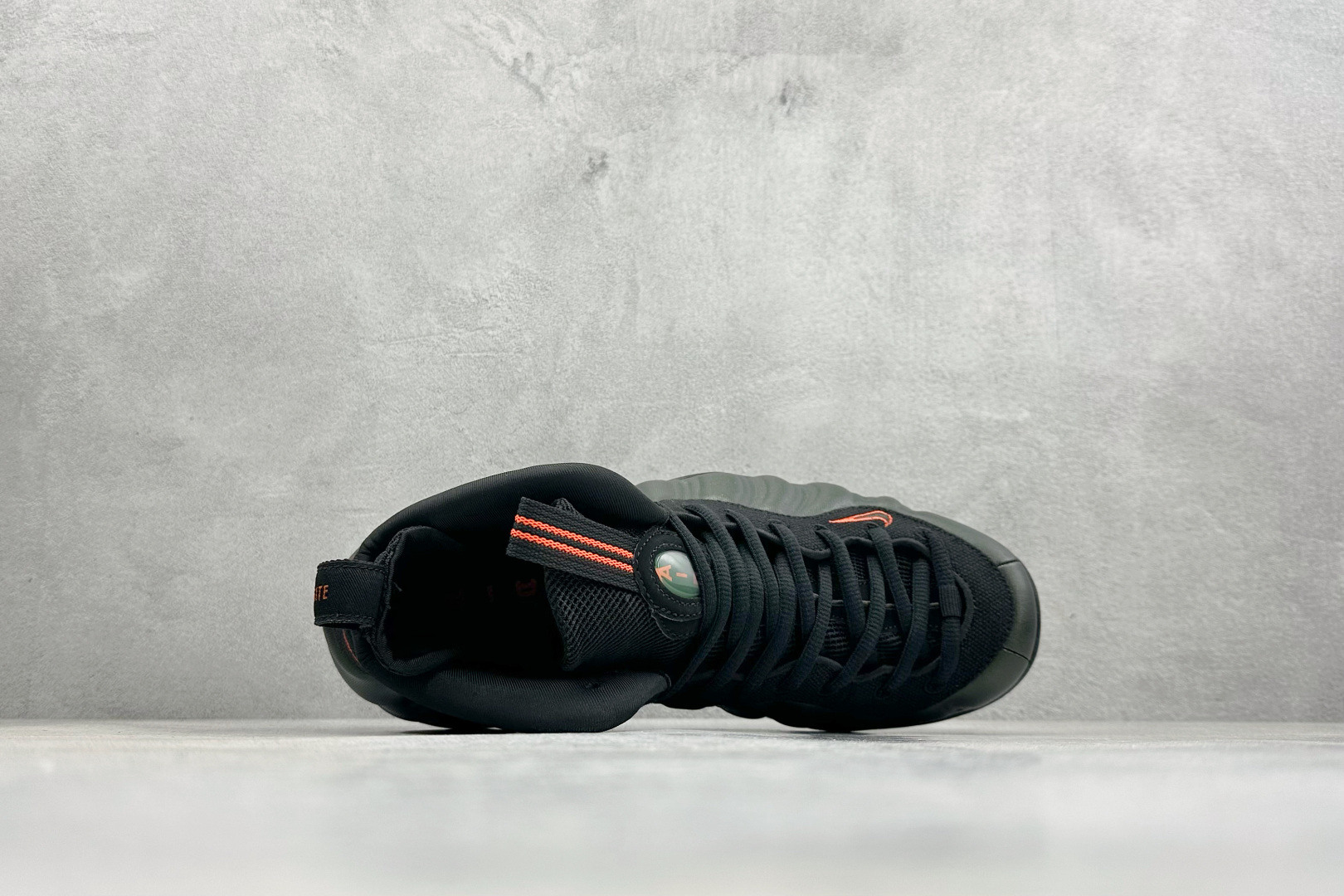 Nike Air Foamposite ONE 喷泡中帮复古篮球鞋 纯胶透明橡胶大底超强止滑 原楦纸板开