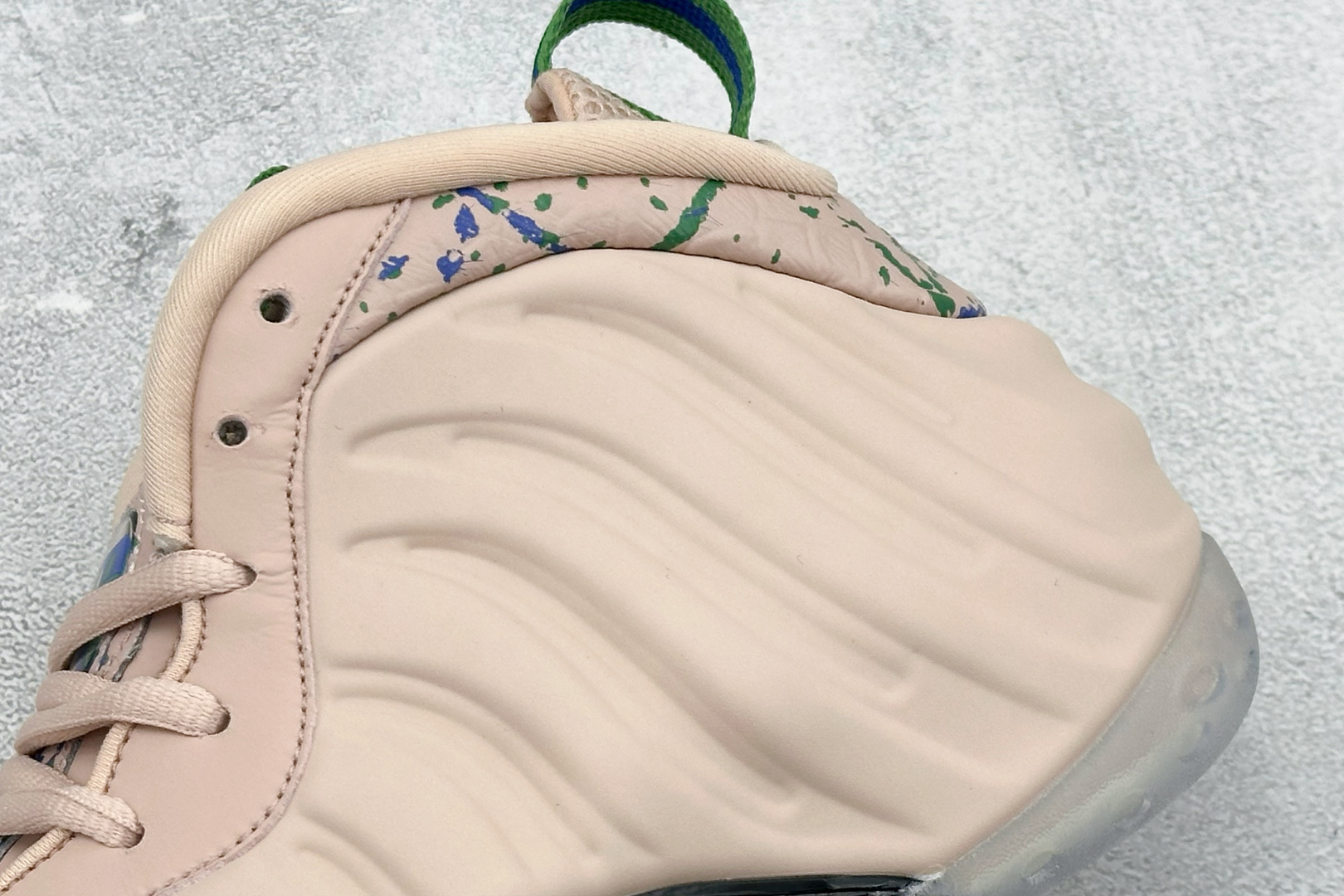 Nike Air Foamposite ONE 喷泡中帮复古篮球鞋 纯胶透明橡胶大底超强止滑 原楦纸板开