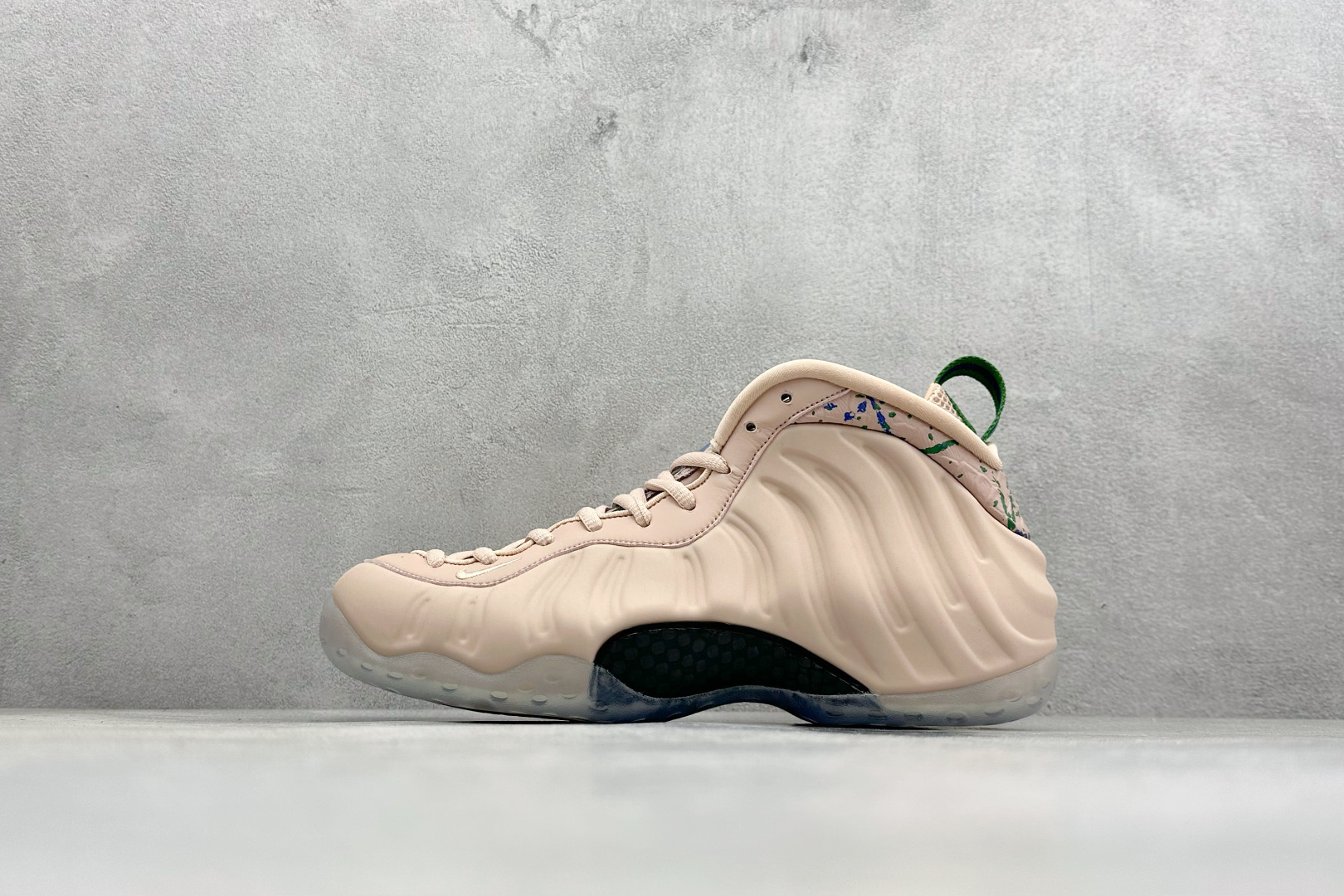 Nike Air Foamposite ONE 喷泡中帮复古篮球鞋 纯胶透明橡胶大底超强止滑 原楦纸板开