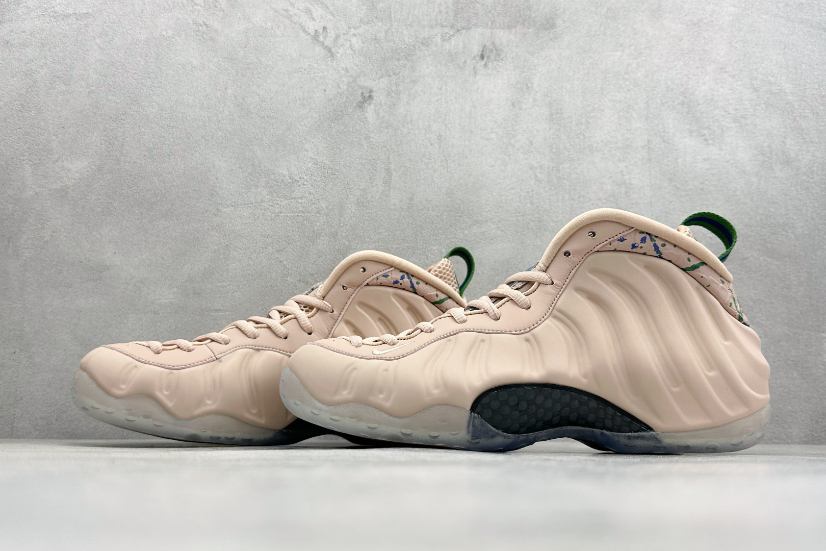 Nike Air Foamposite ONE 喷泡中帮复古篮球鞋 纯胶透明橡胶大底超强止滑 原楦纸板开