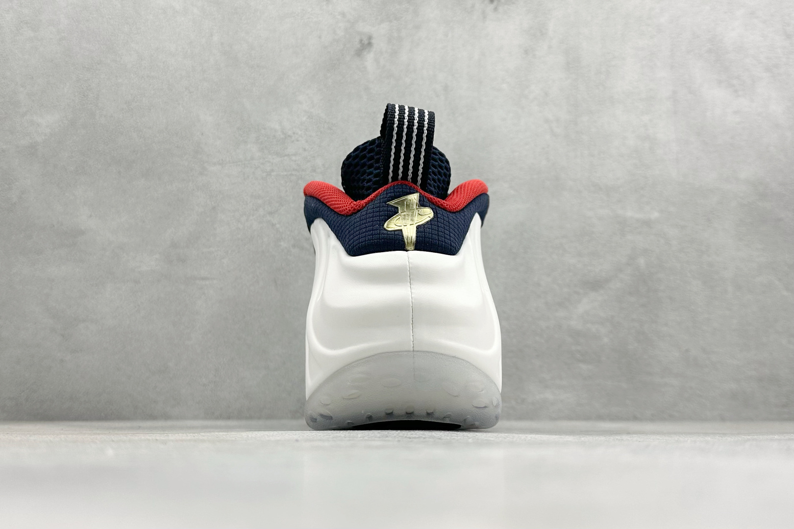 Nike Air Foamposite ONE 喷泡中帮复古篮球鞋 纯胶透明橡胶大底超强止滑 原楦纸板开