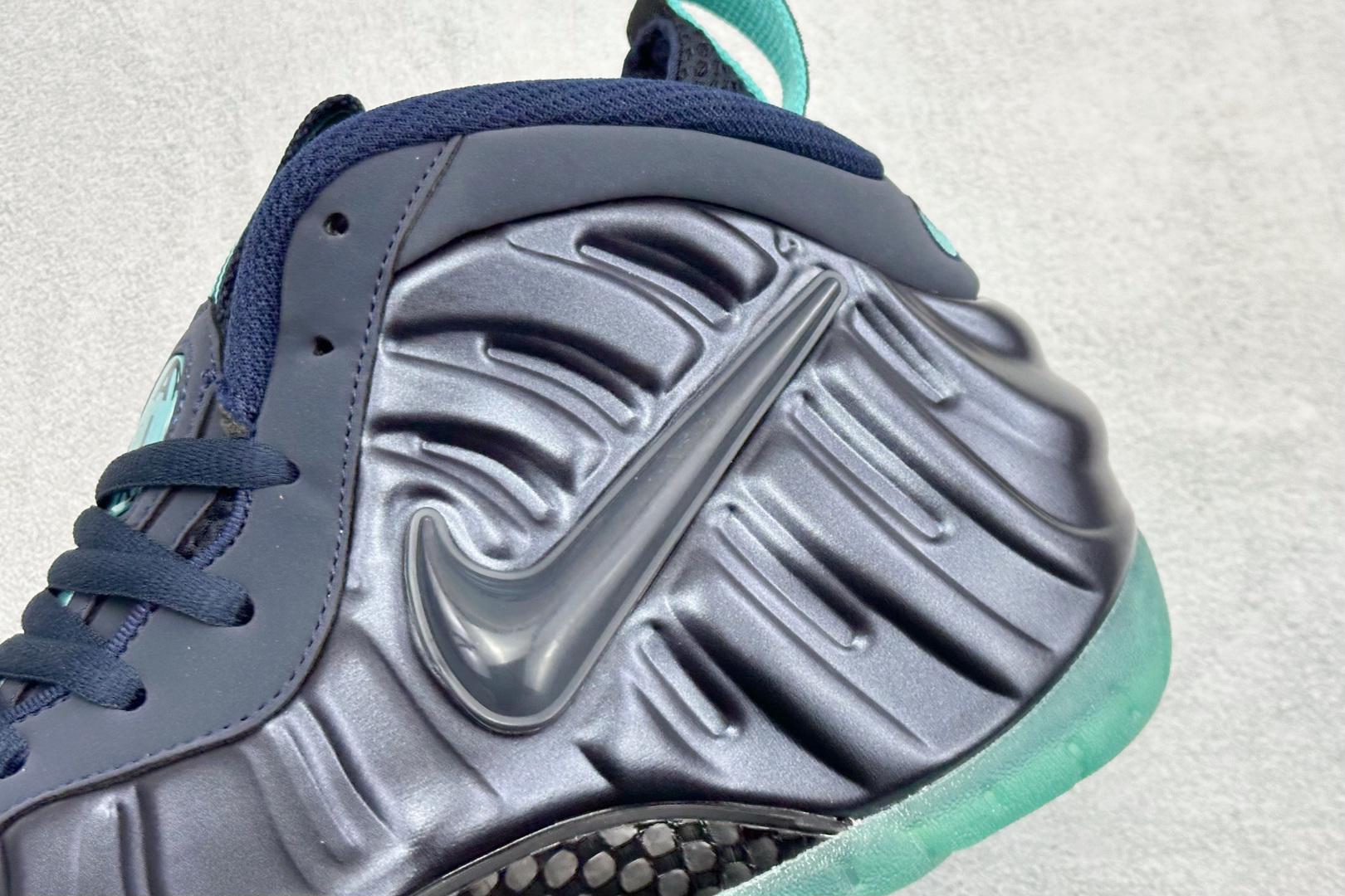 Nike Air Foamposite ONE 喷泡中帮复古篮球鞋 纯胶透明橡胶大底超强止滑 原楦纸板开