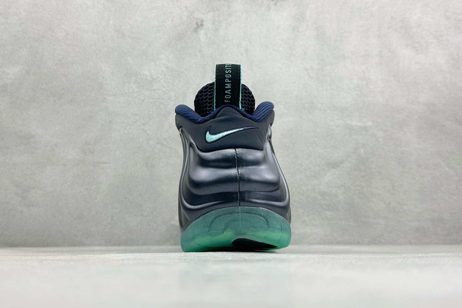 Nike Air Foamposite ONE 喷泡中帮复古篮球鞋 纯胶透明橡胶大底超强止滑 原楦纸板开