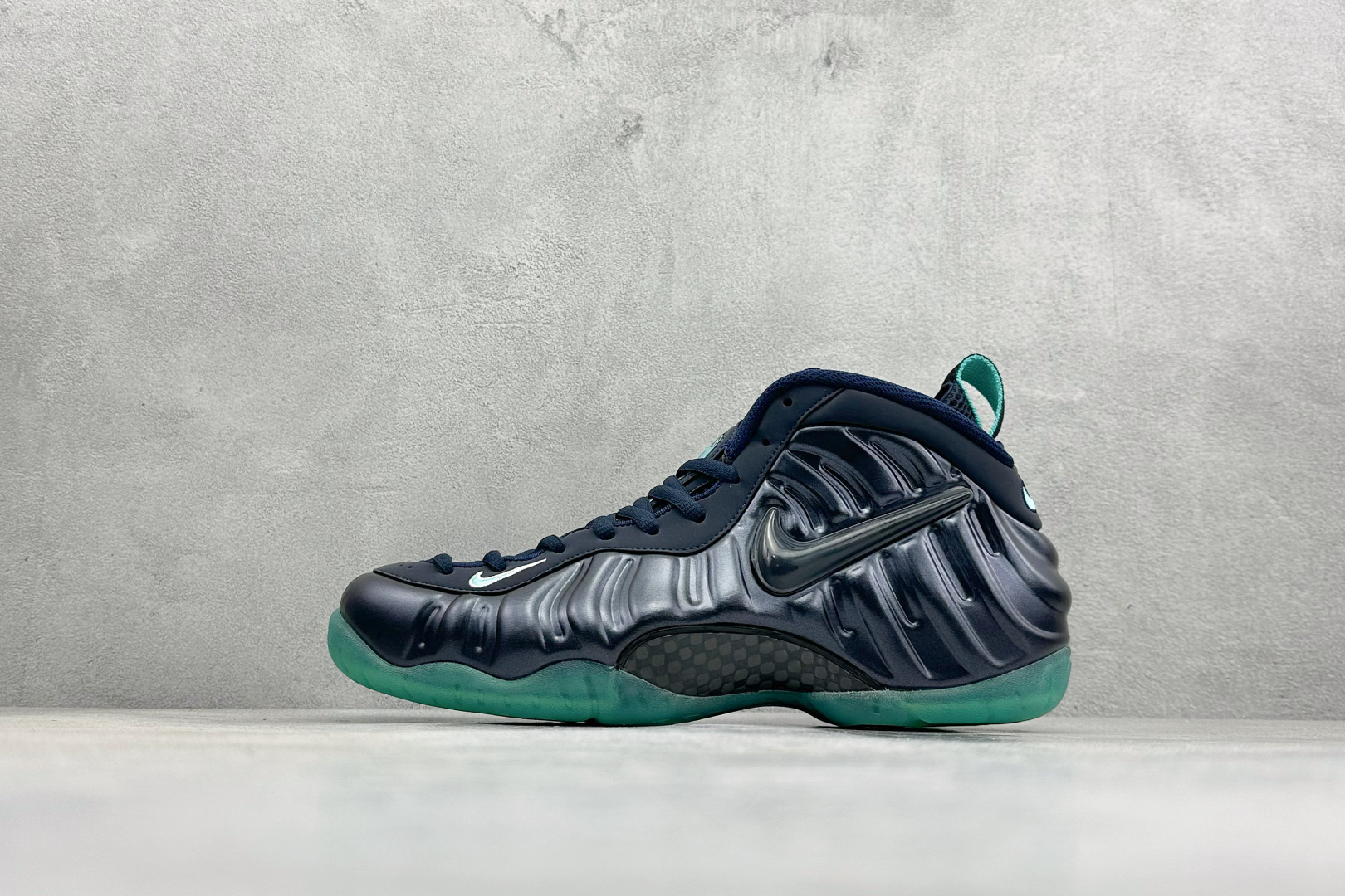 Nike Air Foamposite ONE 喷泡中帮复古篮球鞋 纯胶透明橡胶大底超强止滑 原楦纸板开