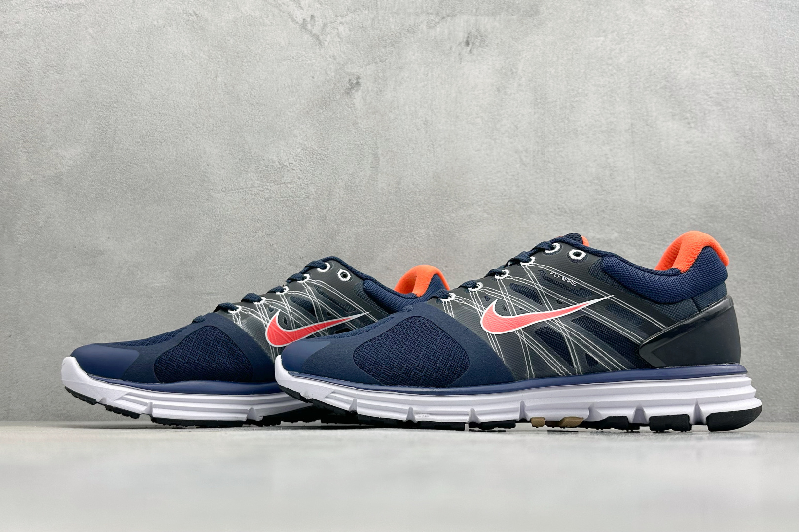 NIKE LUNARGLIDE+2 耐克简约舒适防滑耐磨经典低帮跑鞋 407648-033