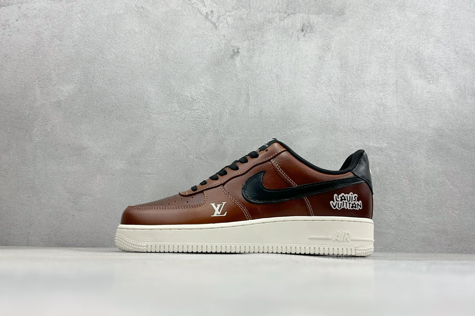 SC版NIke Air Force 1 ’07 Low “LV联名–棕黑白底” 空军一号低帮 运动鞋 DF0188-120