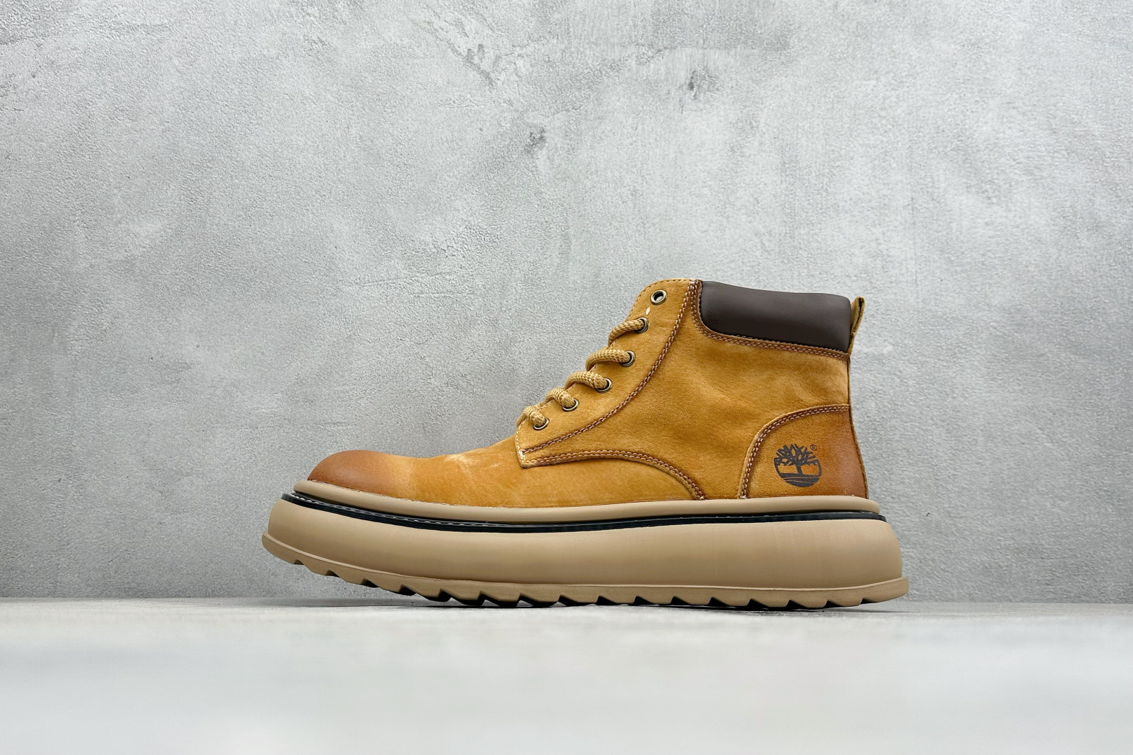 Timberland添柏岚/天伯伦 秋冬新品 秋冬必备户外休闲大黄靴系列 TB10035 Timberland添柏岚/天伯伦 秋冬新品 秋冬必备户外休闲大黄靴系列 TB10035