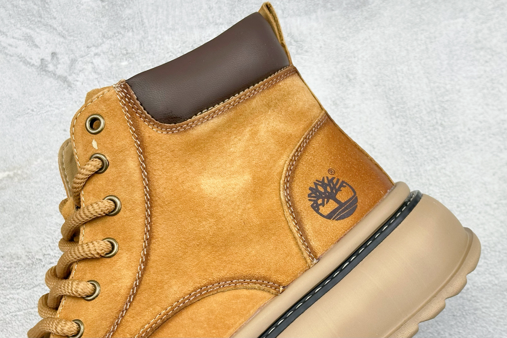 Timberland添柏岚/天伯伦 秋冬新品 秋冬必备户外休闲大黄靴系列 TB10035 Timberland添柏岚/天伯伦 秋冬新品 秋冬必备户外休闲大黄靴系列 TB10035