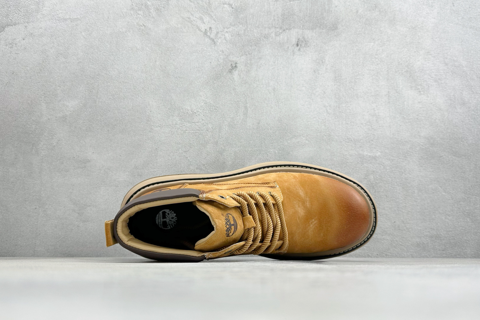 Timberland添柏岚/天伯伦 秋冬新品 秋冬必备户外休闲大黄靴系列 TB10035 Timberland添柏岚/天伯伦 秋冬新品 秋冬必备户外休闲大黄靴系列 TB10035